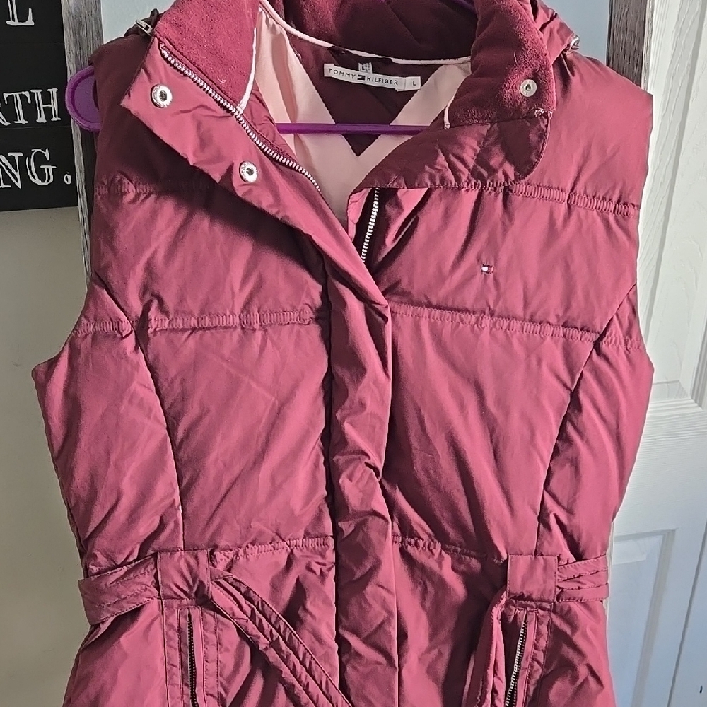 Tommy Hilfiger Women's Burgundy Puffer Vest
